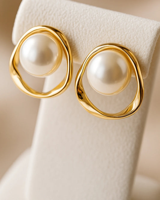 Ivory Aura Pearl Earrings