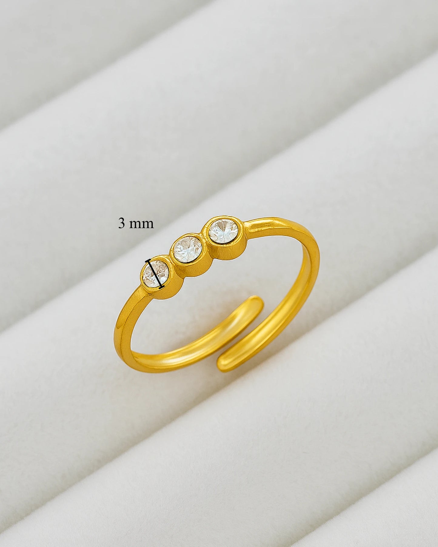 Lustre Triad Ring