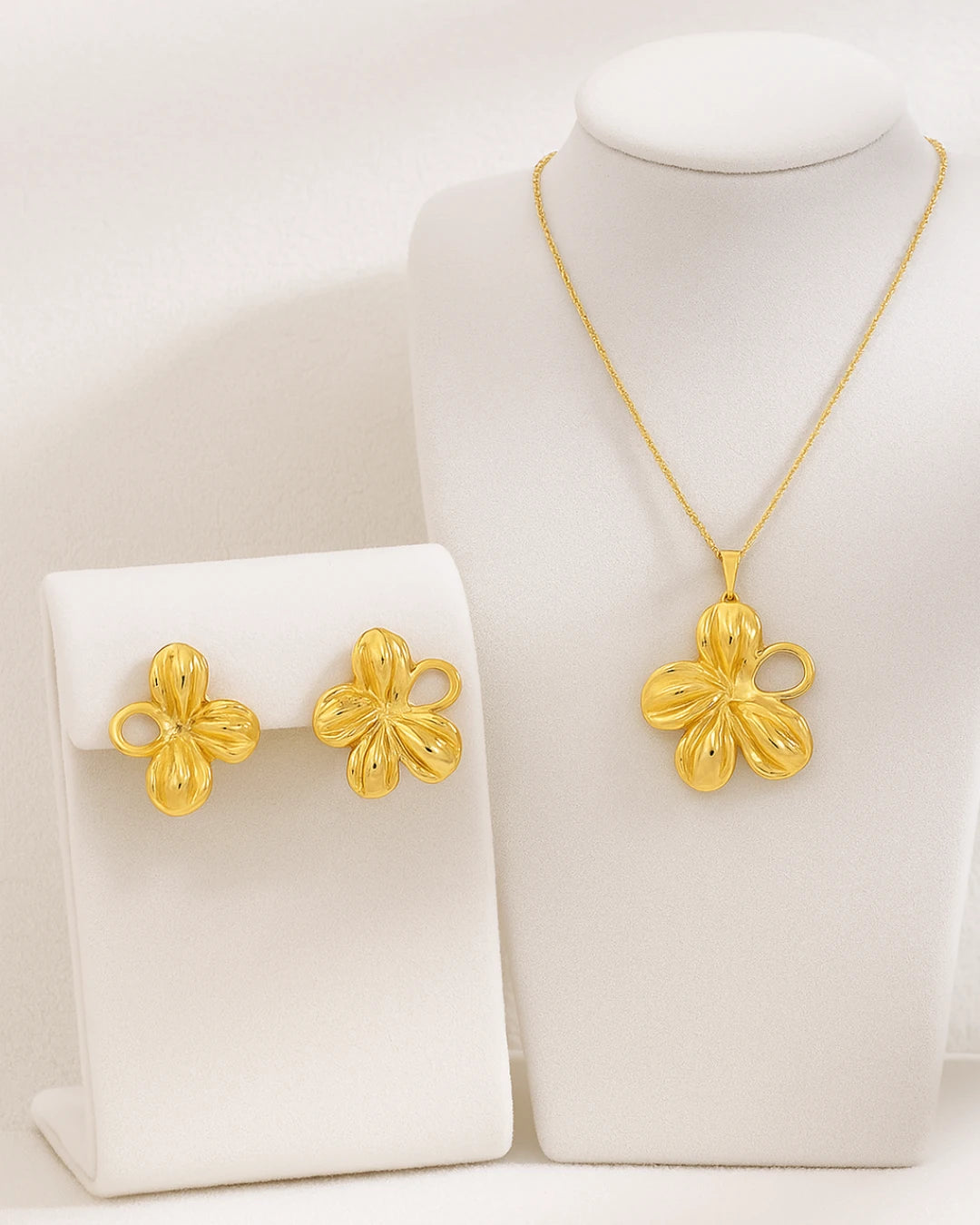 Golden Petal Elegance Set