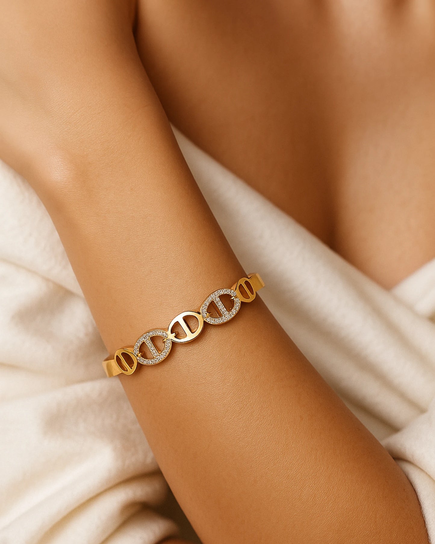 Regalia Oval Bracelet
